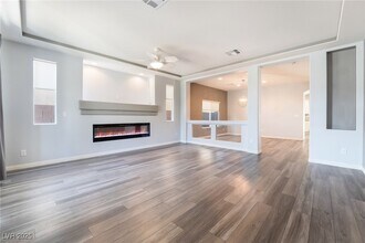 9883 S Russian Hill St in Las Vegas, NV - Building Photo - Building Photo