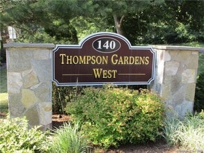 140 Thompson St in East Haven, CT - Building Photo - Building Photo