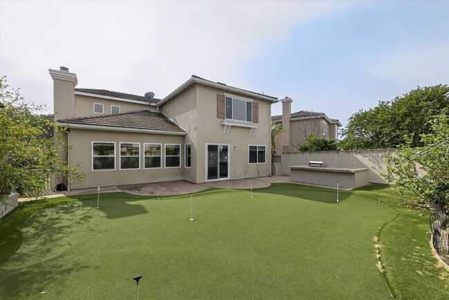 11677 Swan Lake Dr in San Diego, CA - Foto de edificio - Building Photo