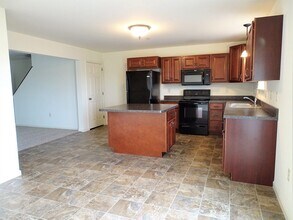 336 Meadow View Dr in Myerstown, PA - Foto de edificio - Building Photo