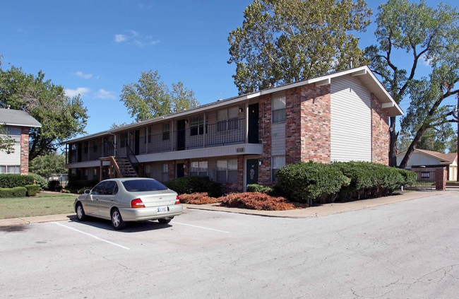 Winshire Square in Norman, OK - Building Photo - Building Photo