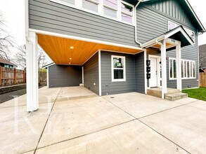 1702 13th St in Bremerton, WA - Building Photo - Building Photo