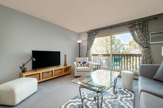 161 Calle Ojo Feliz in Santa Fe, NM - Building Photo - Building Photo