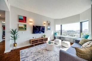 3030 McKinney Ave in Dallas, TX - Building Photo