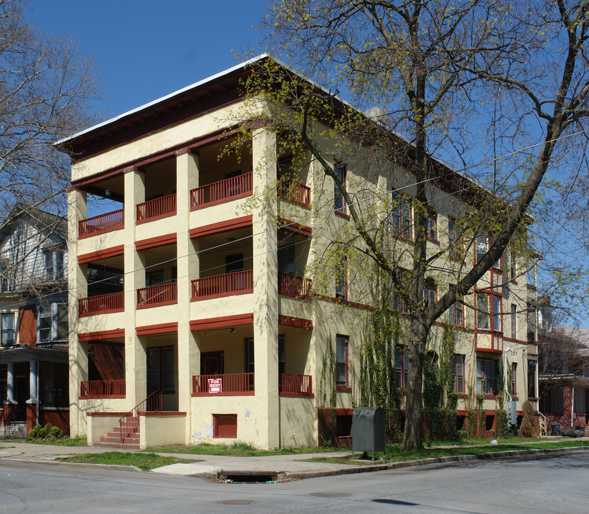 230 Woodbine St in Harrisburg, PA - Foto de edificio