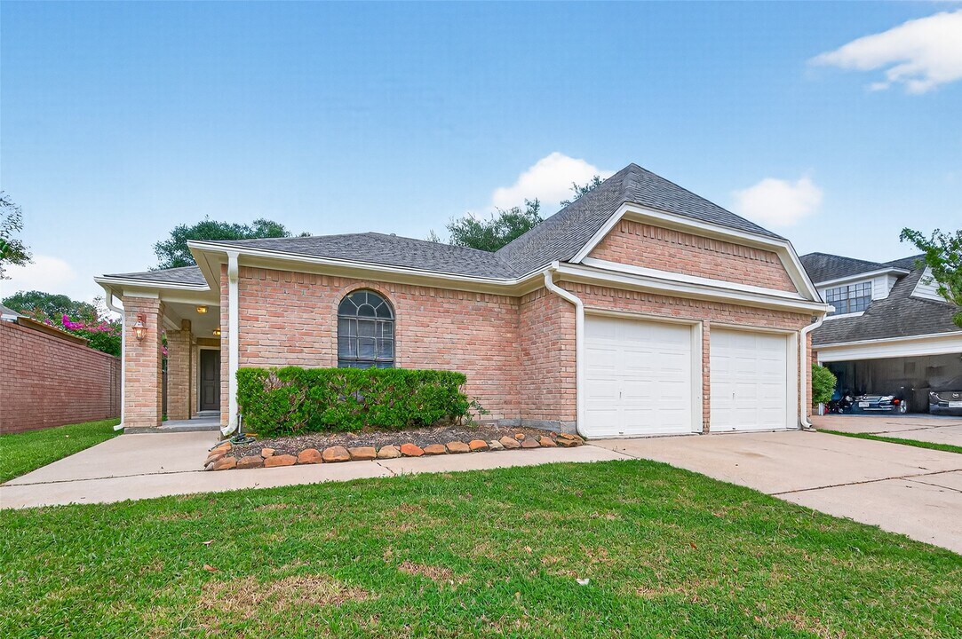 4132 Deerfield Village Dr in Houston, TX - Building Photo