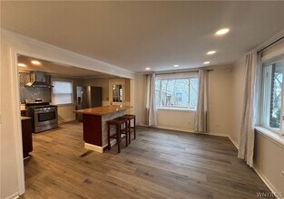 4765 N Bailey Ave in Buffalo, NY - Building Photo - Building Photo