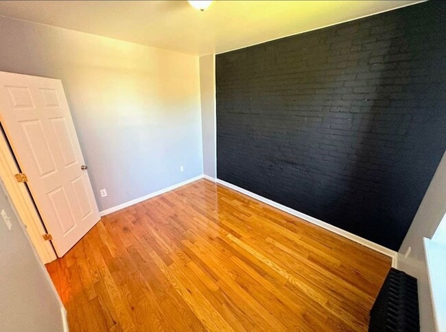 366 4th Ave