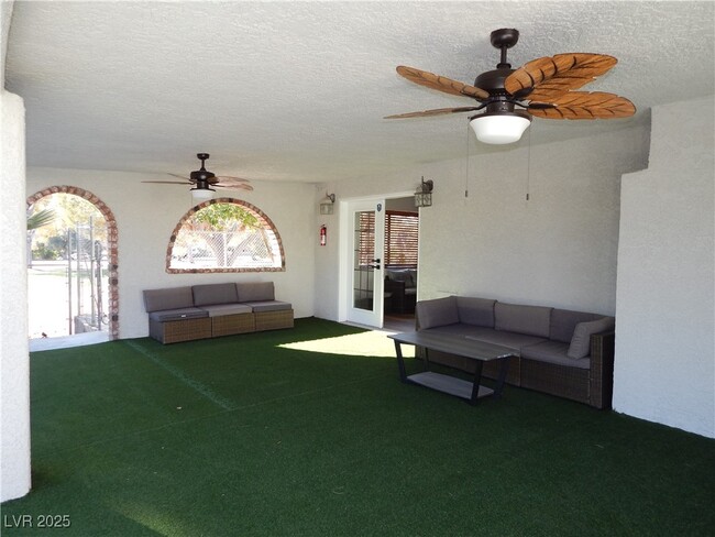 property at 3338 Zuni Cir