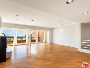 23904 De Ville Way in Malibu, CA - Building Photo - Building Photo
