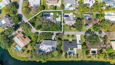 16650 SW 77th Ct in Palmetto Bay, FL - Building Photo - Building Photo
