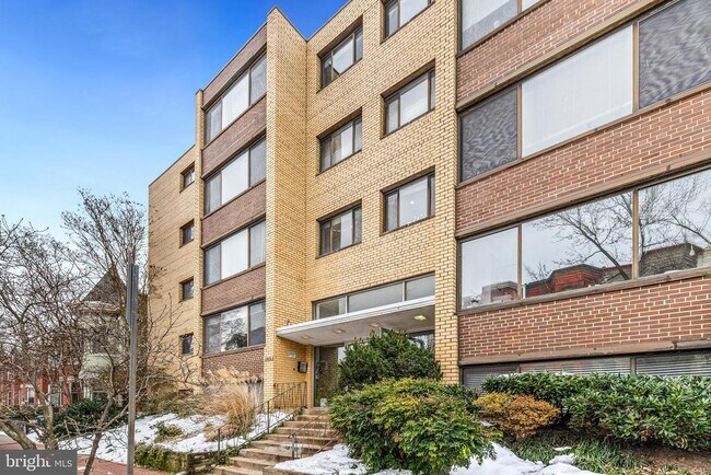 property at 305 C St NE