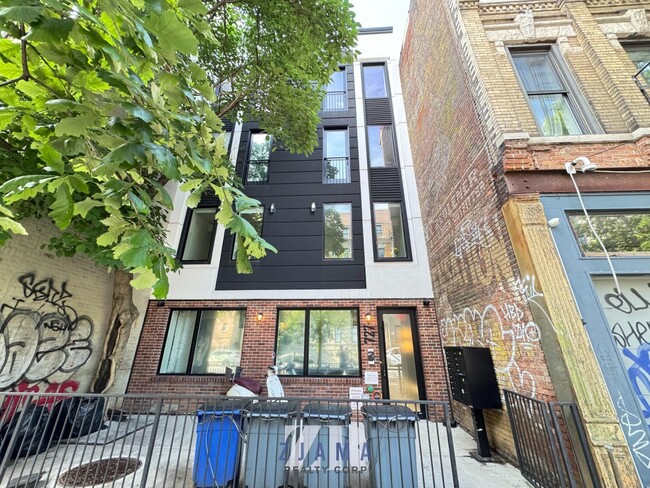 727 DeKalb Ave in Brooklyn, NY - Building Photo - Building Photo