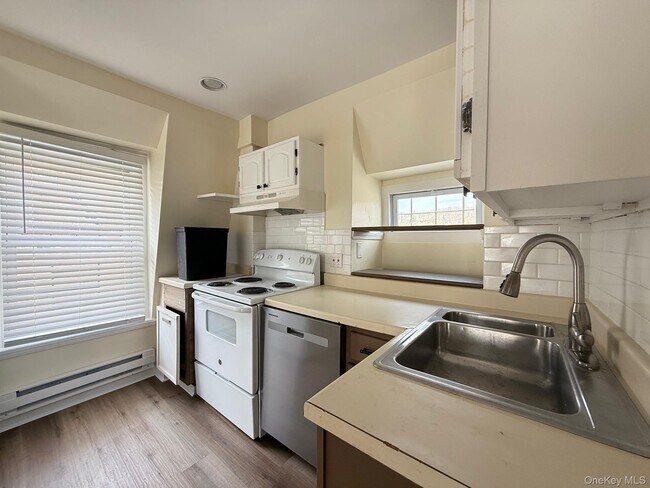 904 South St in Peekskill, NY - Building Photo - Building Photo