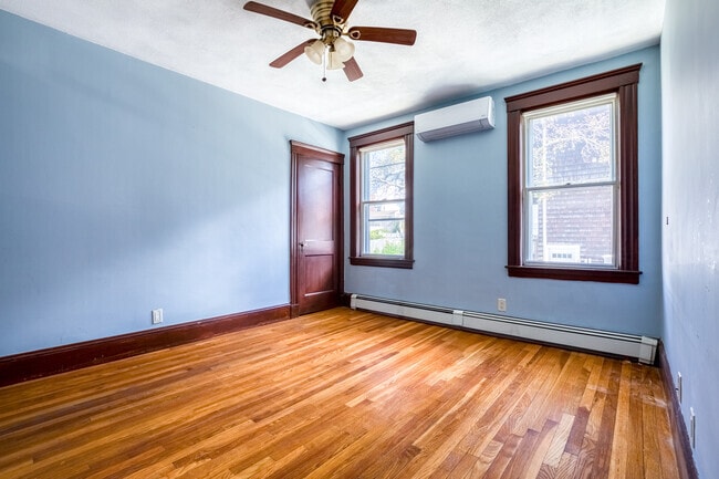 336 Riverside Ave, Unit 1 in Medford, MA - Building Photo - Building Photo