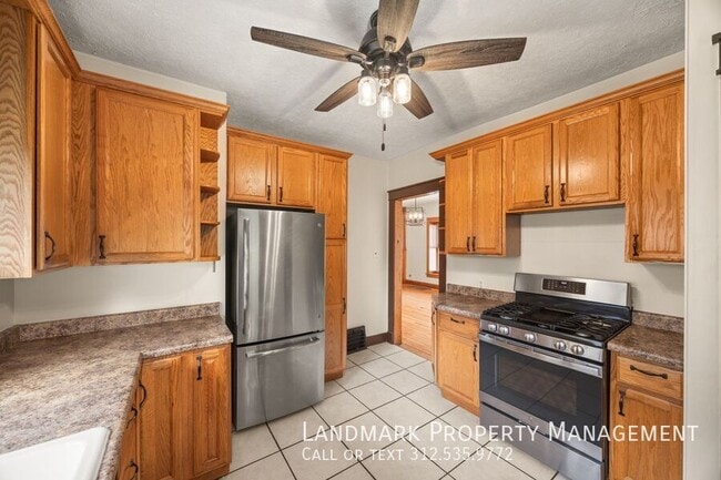 812 Farragut Pl in Joliet, IL - Building Photo - Building Photo