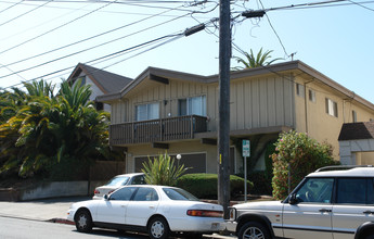 1215 Capuchino Ave in Burlingame, CA - Building Photo - Building Photo