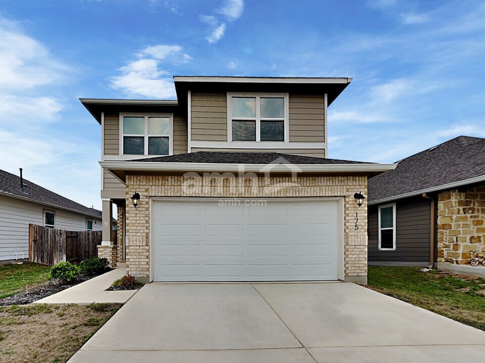 175 Pebble Creek Run in New Braunfels, TX - Building Photo