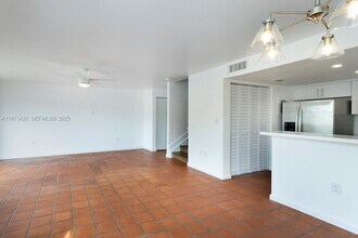 6855 SW 45th Ln in Miami, FL - Building Photo - Building Photo