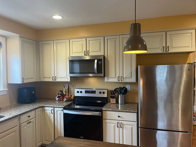 157 Mauran Ave in East Providence, RI - Building Photo - Building Photo