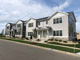 8034 Crk Xing Wy in Cross Plains, WI - Building Photo