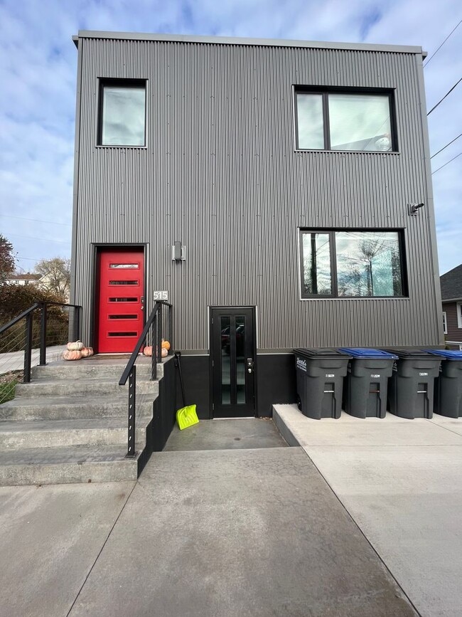 515 N Lake Ave in Duluth, MN - Building Photo - Building Photo