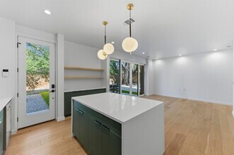 5006 Gladeview Dr in Austin, TX - Building Photo - Building Photo