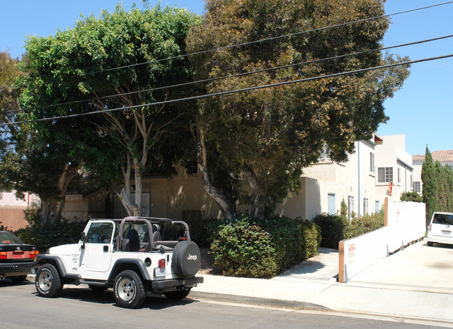 5131 Dunbar Ave in Huntington Beach, CA - Foto de edificio - Building Photo