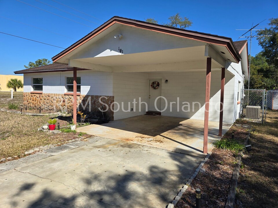 101 Driftwood Ln in Sanford, FL - Building Photo