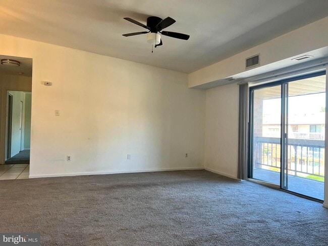 60202 Delaire Landing Rd in Philadelphia, PA - Building Photo - Building Photo