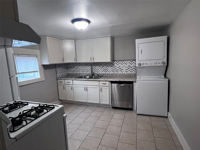 712 40th St in Galveston, TX - Building Photo - Building Photo