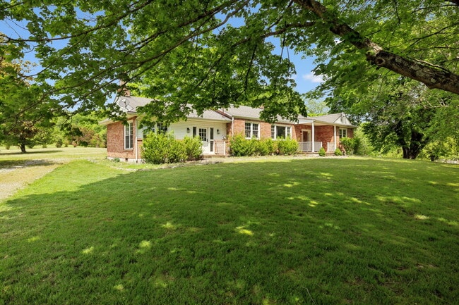 1155 Ridge Hill Rd in Goodlettsville, TN - Building Photo - Building Photo