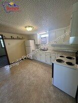 302 E 1st St in Laurel, MT - Building Photo