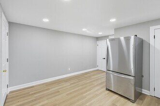 2445 Harriet Ave in Baltimore, MD - Building Photo - Building Photo