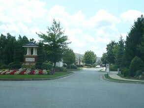 127 Swanee Ln in Woodstock, GA - Building Photo - Building Photo