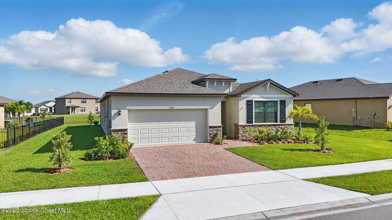 5358 Waterfall Pl in Grant Valkaria, FL - Building Photo