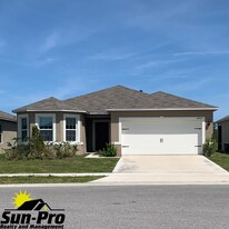 2007 Glenbrooke Rd. in Edgewater, FL - Building Photo