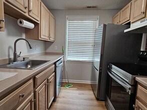 7719 Kingsberry Ct in Raleigh, NC - Building Photo - Building Photo