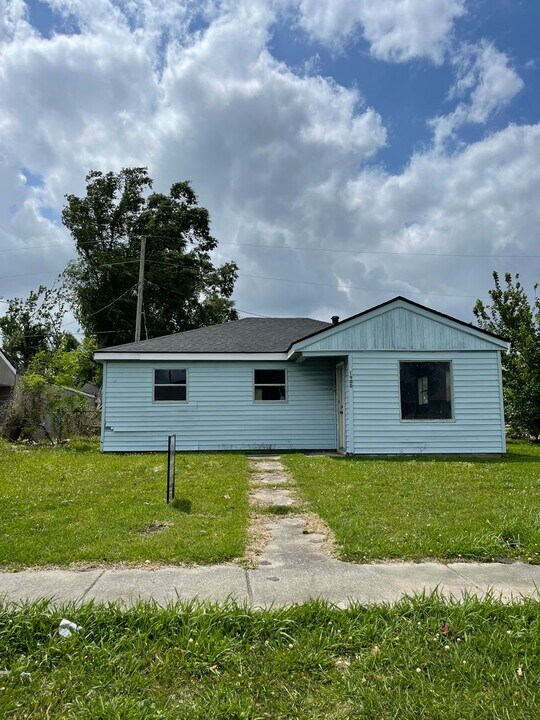 1900 9th Ave in Lake Charles, LA - Building Photo