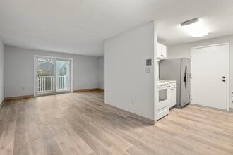 11 Silver Hill Ln in Natick, MA - Building Photo - Building Photo