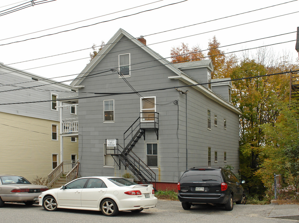 307 Bates St in Lewiston, ME - Foto de edificio