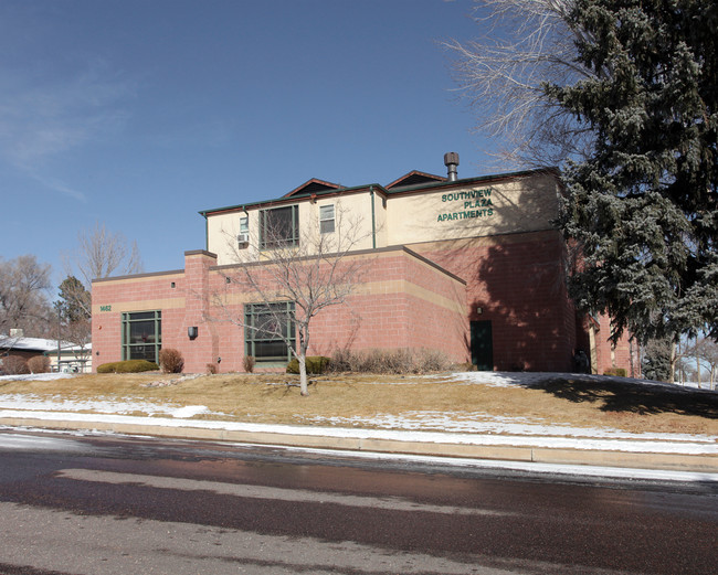 Southview Plaza Apartments in Colorado Springs, CO - Foto de edificio - Building Photo