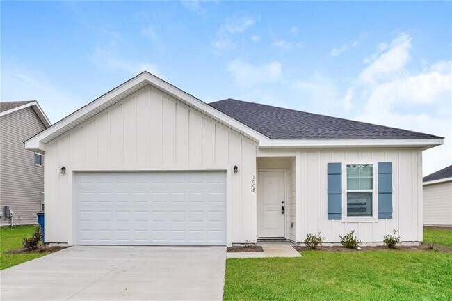 1008 Autumns Wood Cir in Brunswick, GA - Building Photo - Building Photo