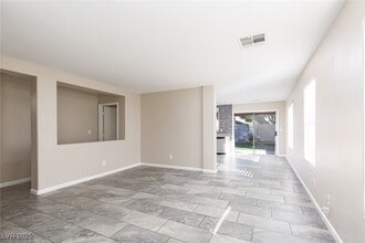8564 Shady Pines Dr in Las Vegas, NV - Building Photo - Building Photo