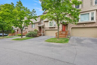 6352 Aspen Ridge Blvd in West Bloomfield, MI - Building Photo - Building Photo