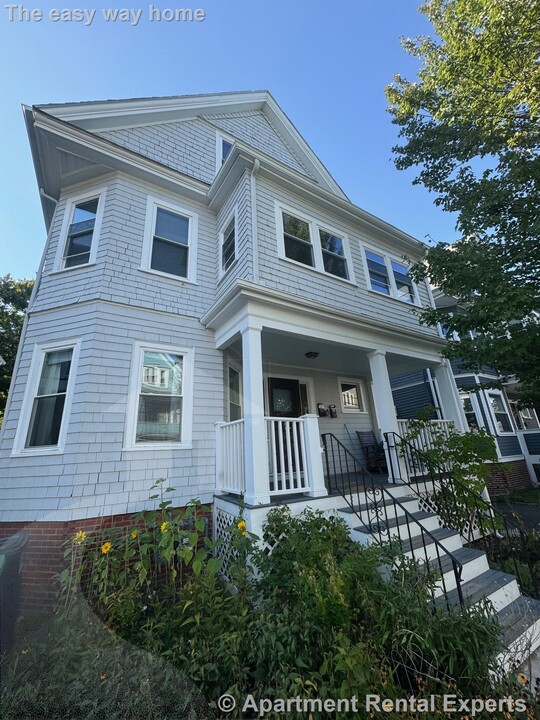 15 Bay State Ave in Somerville, MA - Foto de edificio