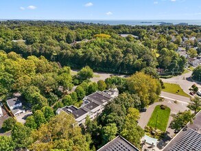 2 Homestead Ln in Greenwich, CT - Building Photo - Building Photo