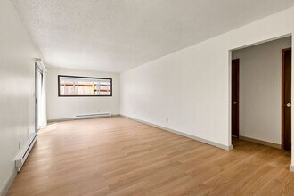 2929 SE Washington St in Portland, OR - Building Photo - Building Photo