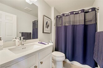 28541 Hammerhead Ln in Bonita Springs, FL - Foto de edificio - Building Photo