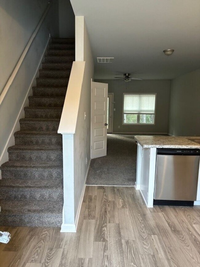 121 Buckhorn Ave in Holly Ridge, NC - Foto de edificio - Building Photo
